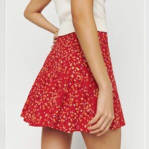 Reformation Flounce Skirt Red - Size 0